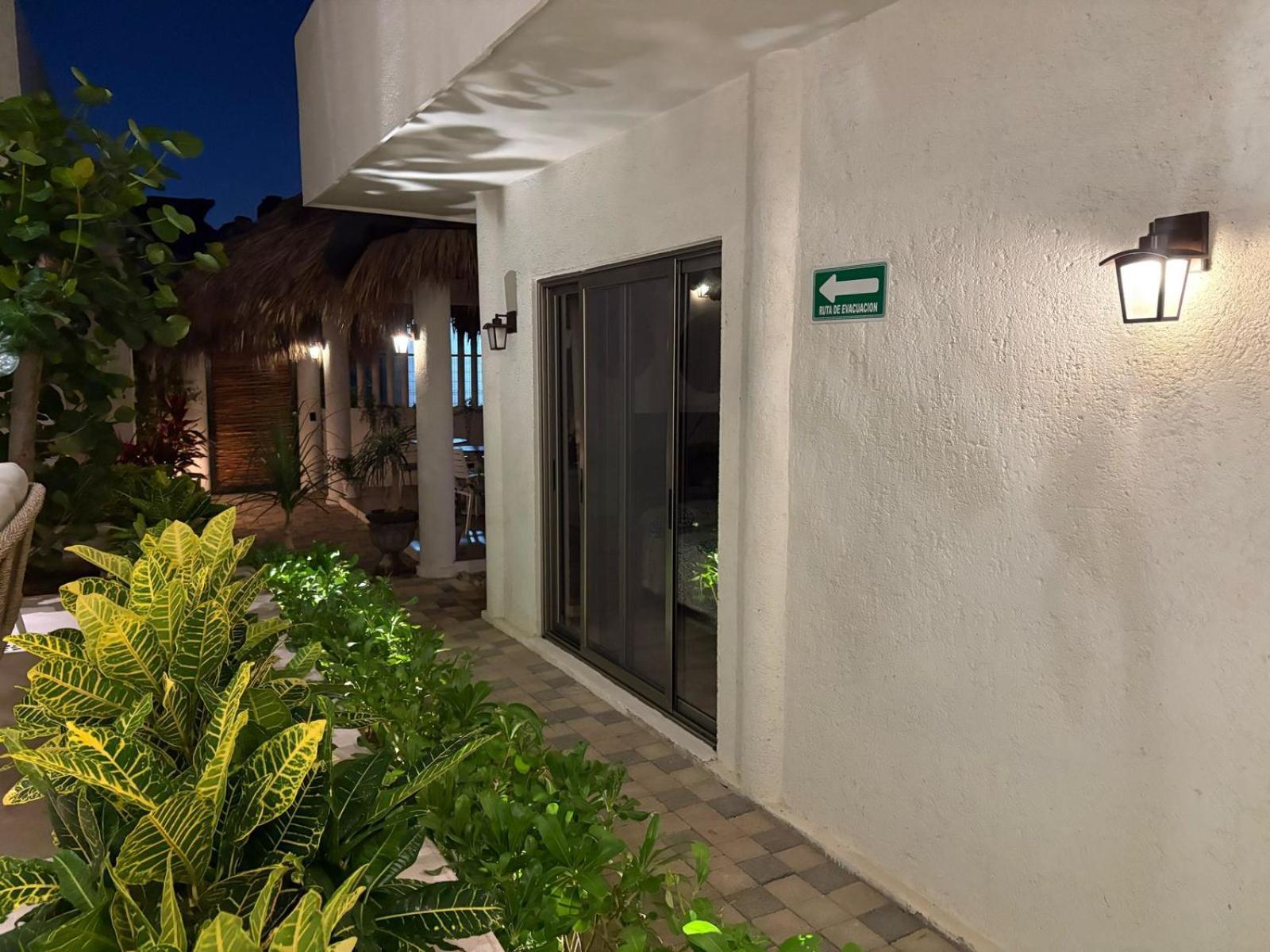 Villa Marena Hotel Boutique Коюка-де-Бенитес Экстерьер фото